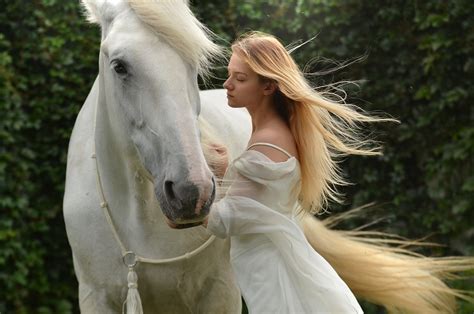 259 368 Imágenes gratis de Mujer Teniendo Con Caballo